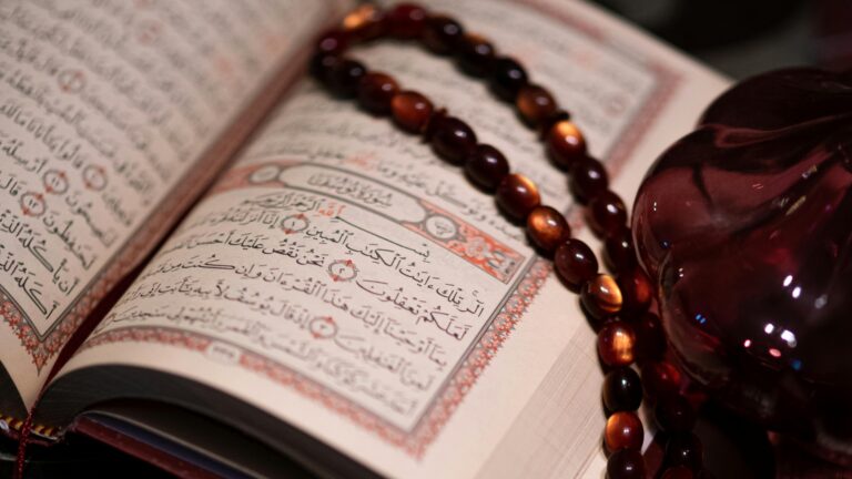 تهنئة رمضان مكتوبة 2026.. رسائل رمضانية للأهل والأصدقاء 1447