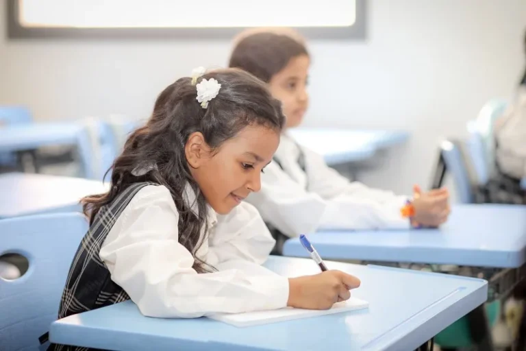 دوام المدارس في رمضان 1447.. "وزارة التعليم" تُوضح أوقات الدراسة في رمضان 2026