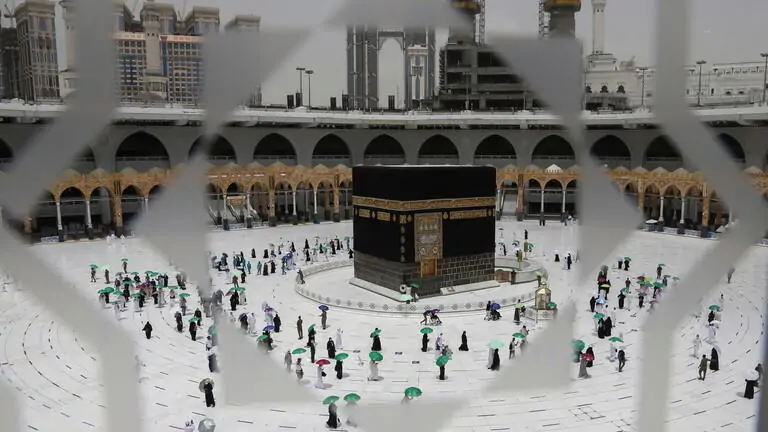 "الدليل الكامل".. رابط التسجيل في الاعتكاف في المسجد الحرام 1447 وشروط التقديم والضوابط