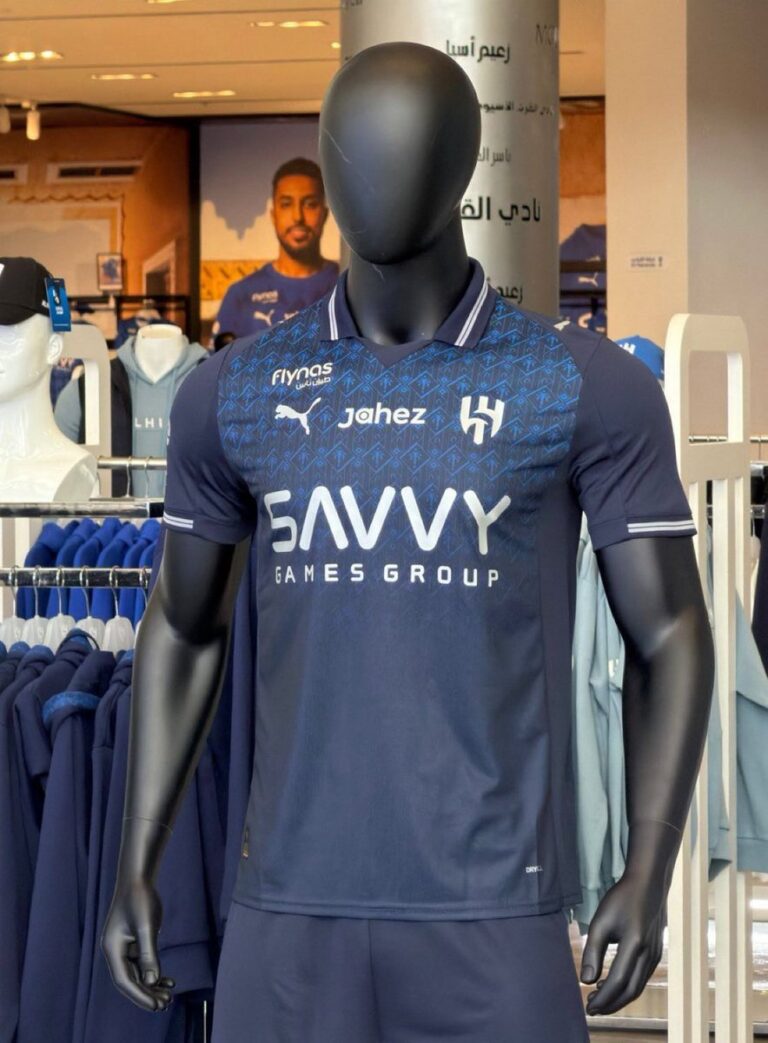 طقم الهلال يوم التأسيس.. "الزعيم" يعلن عن قميصه الجديد في يوم التأسيس 2026 تحت شعار "منسوج بمعنى"