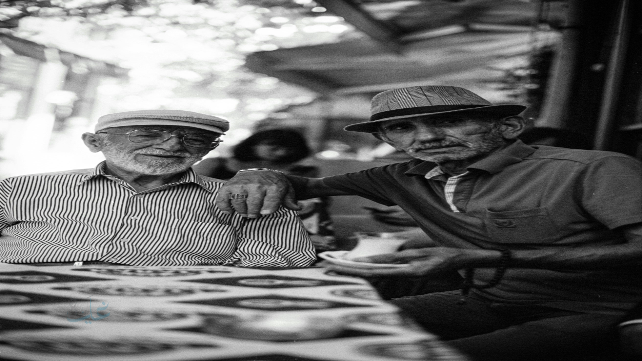 كيف أعمل ترند السبعينات؟.. دليلك الكامل لتحويل صورك إلأى “ستايل” الزمن الجميل