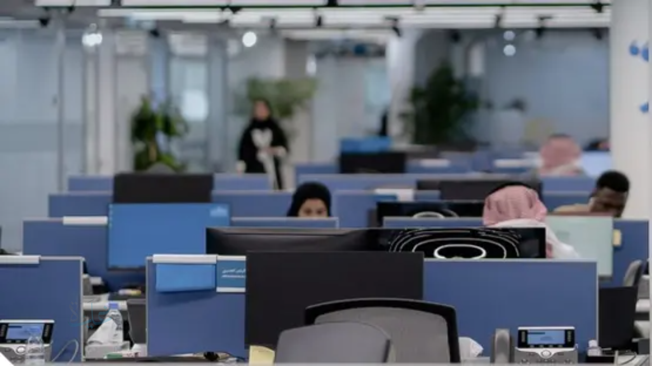 “الموارد البشرية” تُوضح موعد دوام رمضان 1447 للقطاع الحكومي والخاص 2026