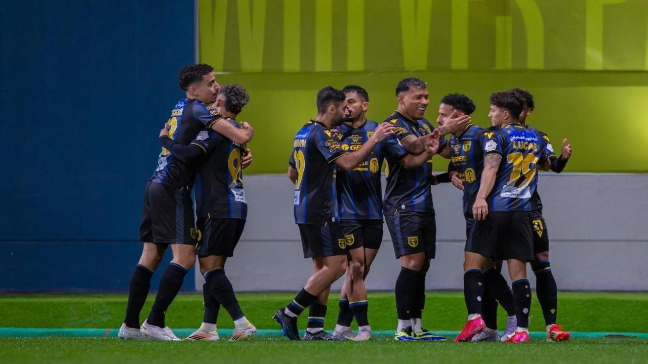 التعاون ضد ضمك.. صدام مشتعل في افتتاح الجولة 21 بدوري روشن