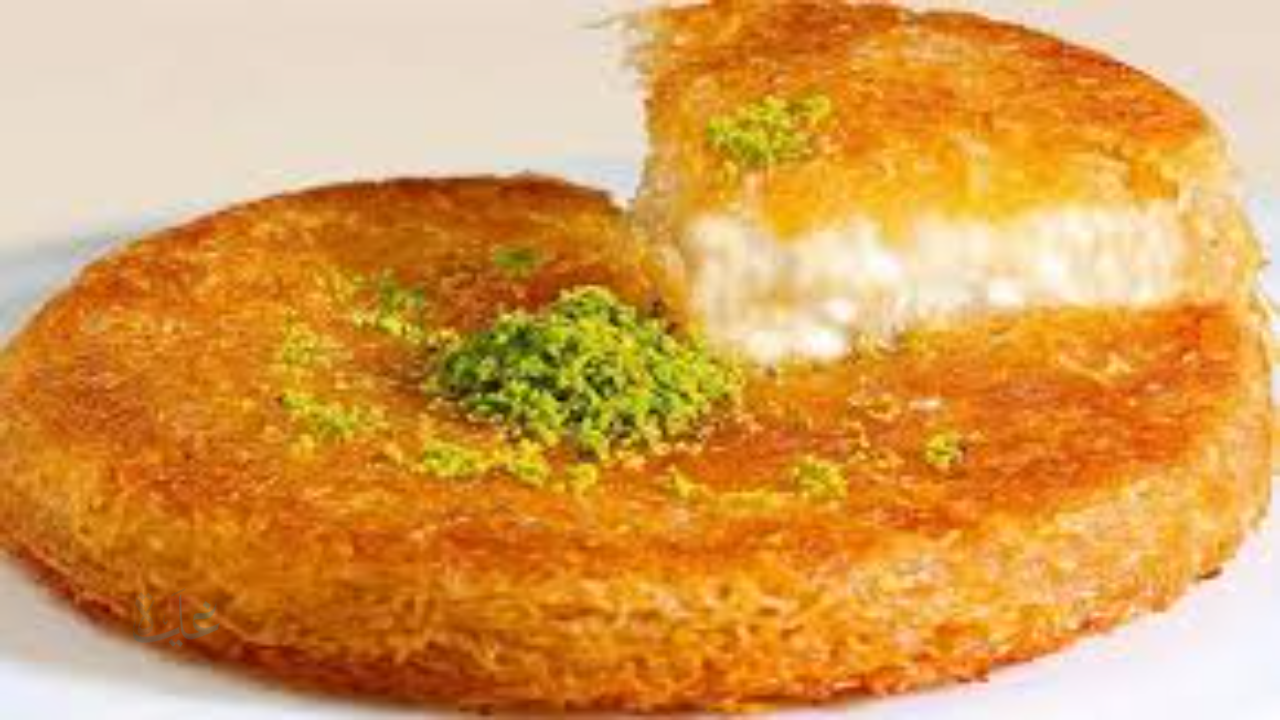 طريقة عمل الكنافة بالقشطة زي المحلات.. سر القوام الذهبي والطعم اللذيذ في رمضان