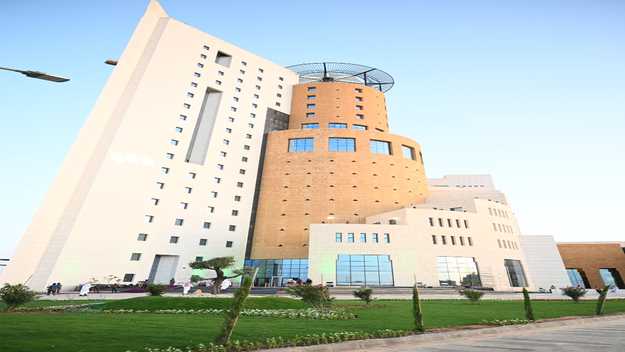 اغتنم الفرصة.. فتح باب القبول لبرامج الماجستير بجامعة حائل اليكم الشروط