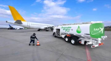 انقلاب مقطورة وقود طائرات يشعل حالة طوارئ في الشيخ زايد وإغلاق الطرق الرئيسية