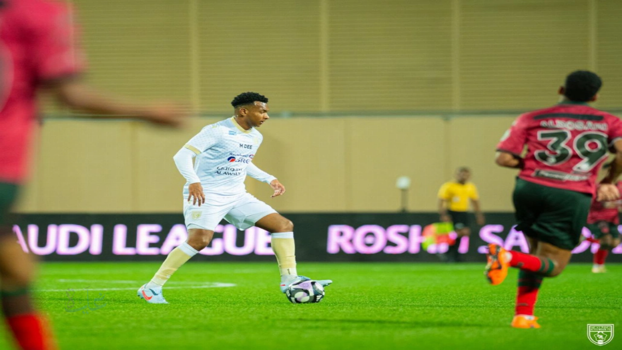 🎯 التعاون ضد الخلود مباراة نارية في الدوري السعودي تنتظر الجماهير