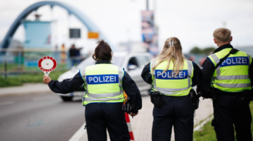 الرقابة الألمانية تتدخل في حملة يونيكريديتو وتقيّد إعلاناتها خلال سباق الاستحواذ على كومرتس بنك