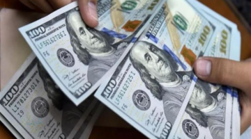 سعر الدولار واليورو اليوم في البنوك المصرية... استقرار نسبي مع بداية الأسبوع