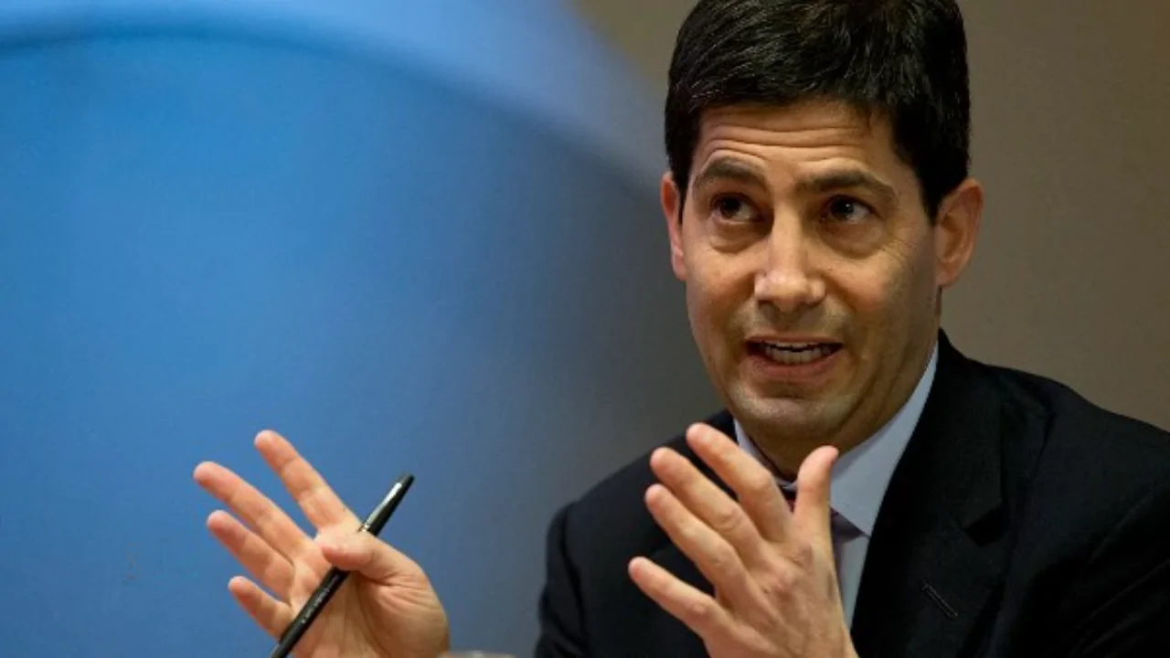 كيفن وارش يدعو لإصلاح جذري في الفيدرالي ويؤكد ضرورة إطار جديد للسيطرة على التضخم